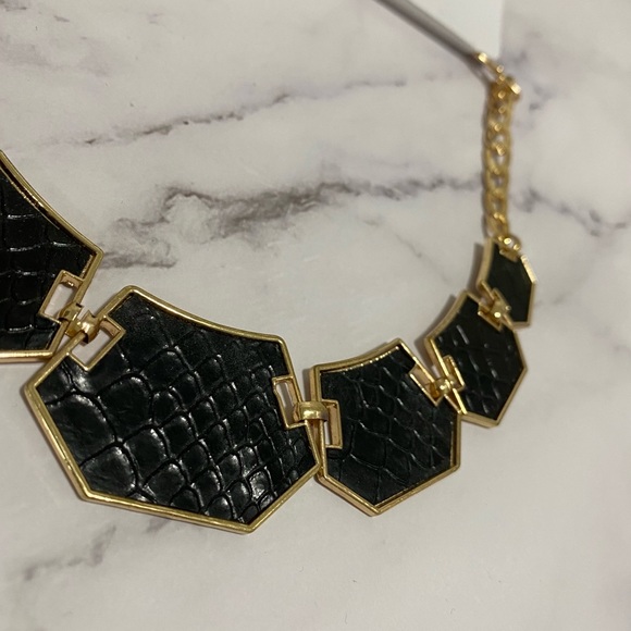 🛍 3/$45 Brand New Icing Statement Necklaces - Picture 3 of 7